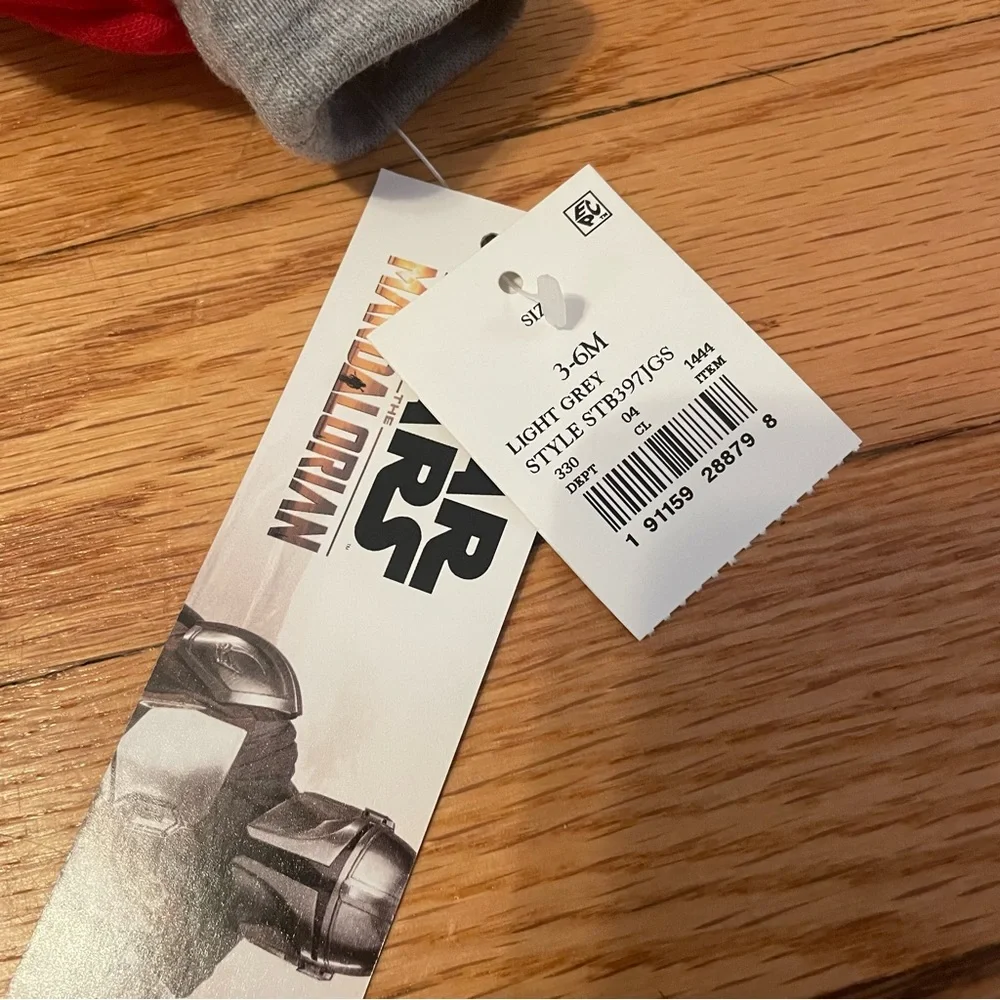 Star Wars Mandalorian gray matching sweatshirt and pant set new with tags - Picture 3 of 6